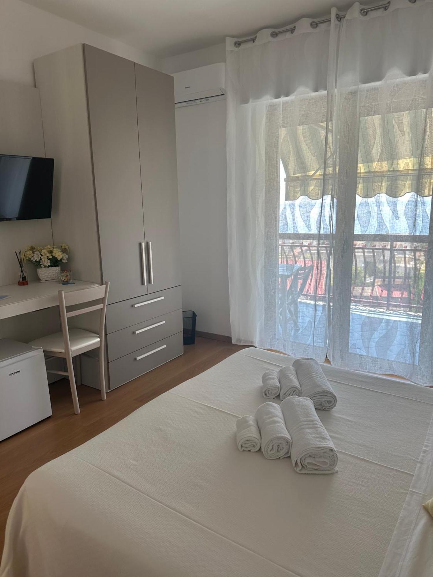 Bnb Nuova Vita 帕奥拉 外观 照片
