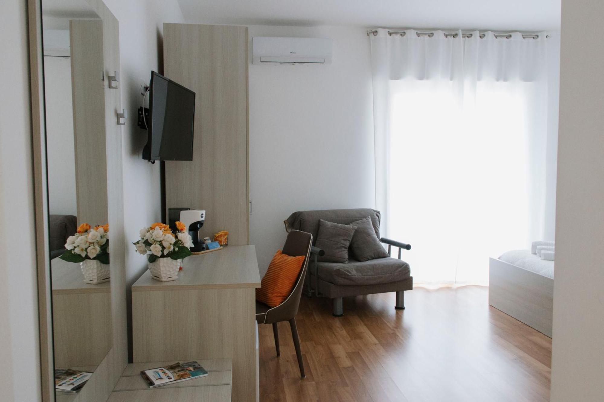 Bnb Nuova Vita 帕奥拉 外观 照片
